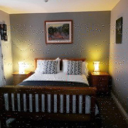 The Rose Garden Bed & Breakfast And Cafe เคนแมร์ ภายนอก รูปภาพ