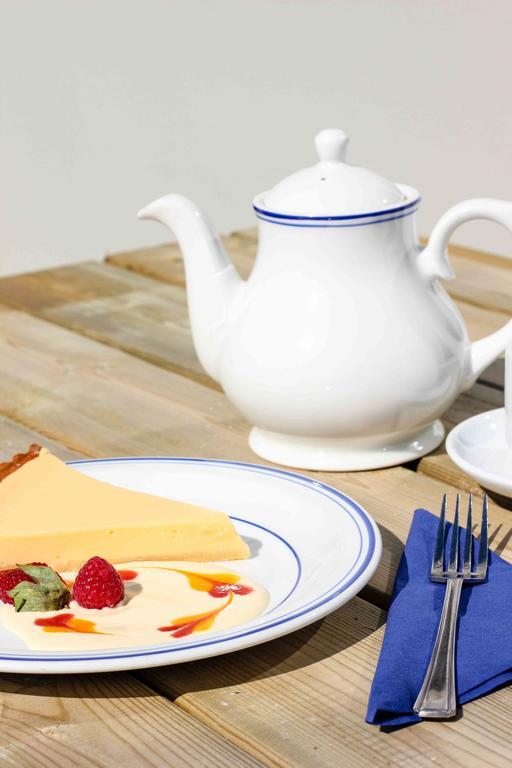 The Rose Garden Bed & Breakfast And Cafe เคนแมร์ ภายนอก รูปภาพ